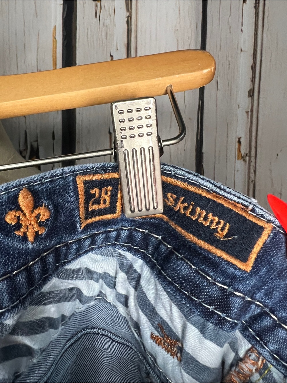 MUST HAVE ROCK REVIVAL SKINNY JEANS - Picture 13 of 13
